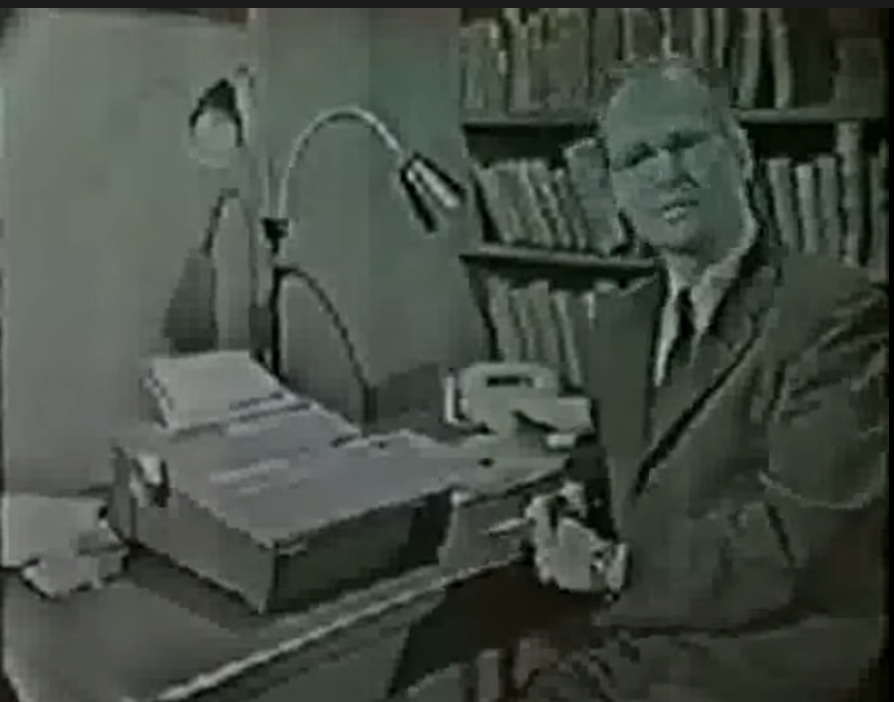 図2.3.3 B.F.スキナーがティーチング・マシンを実演するYouTube動画（1954年） 動画を見るには画像をクリック